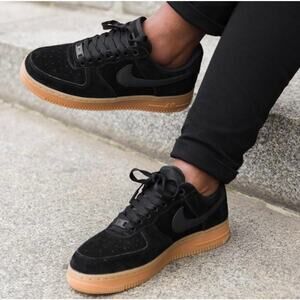 Nike Air Force 1 Suede Black Gum Size 8.5 Womens 7 Mens EUC Suede Upper